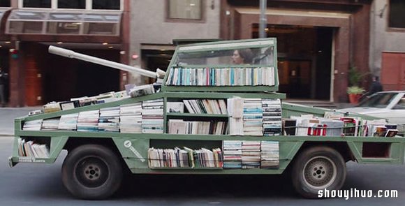 舊車改裝成坦克車 化身移動圖書館 -  rpnrmr.com