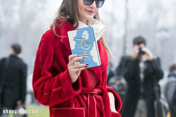 時(shí)尚街拍中出現(xiàn)的女式新奇包款 -  rpnrmr.com