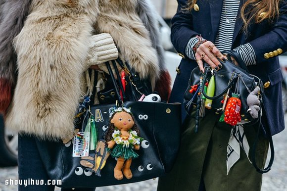 時(shí)尚街拍中出現(xiàn)的女式新奇包款 -  rpnrmr.com