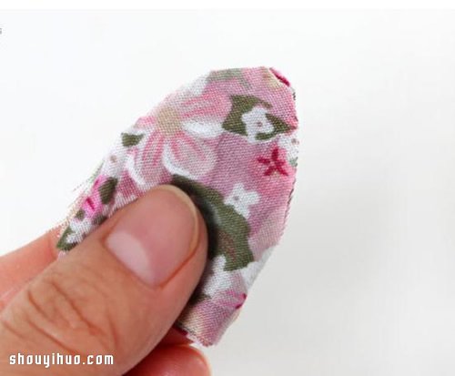 唯美風(fēng)布花發(fā)箍手工制作方法圖解教程 -  rpnrmr.com