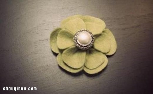 不用針線的復(fù)古風(fēng)毛氈布花手工制作圖解教程 -  rpnrmr.com