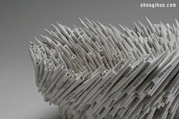 加熱烘烤 柔軟舊書化作賁張紙雕藝術(shù)品 -  rpnrmr.com