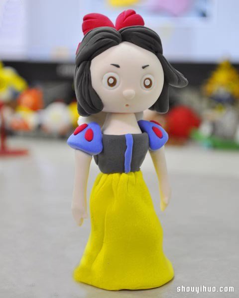 穿長裙的可愛女生粘土制作詳細圖解教程 -  rpnrmr.com