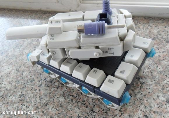 廢棄鍵盤廢物利用DIY制作坦克模型圖解教程 -  rpnrmr.com