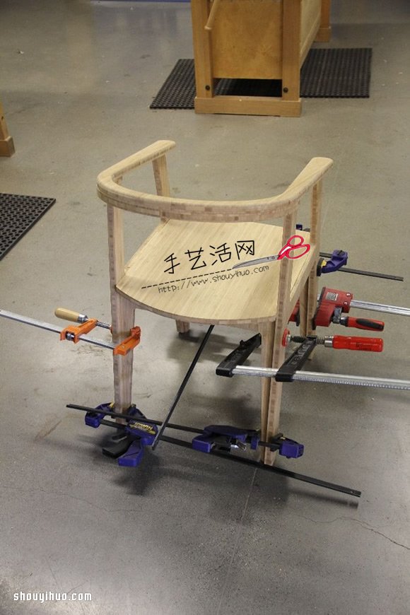 一把做工精細(xì)扶手椅子的加工過程步驟圖解 -  rpnrmr.com