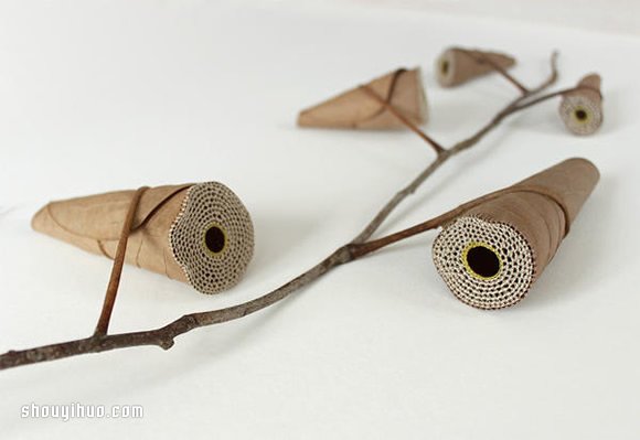 Susanna Bauer縫紉作品 在枯葉上穿針引線 -  rpnrmr.com