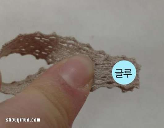 不織布手工制作漂亮婚禮簽到筆的方法圖解 -  rpnrmr.com