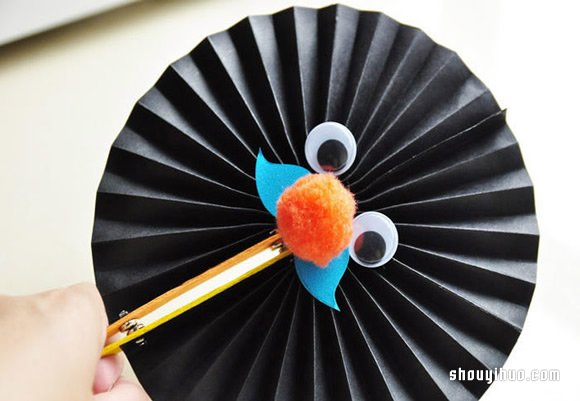 搞笑表情可折紙扇的制作方法圖解教程 -  rpnrmr.com