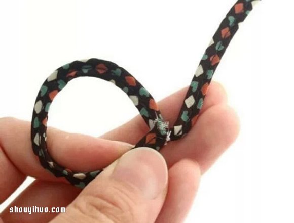 布藝蝴蝶結(jié)發(fā)卡的制作方法圖解 -  rpnrmr.com