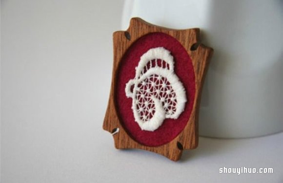 特色刺繡小飾品 將手工刺繡與小木塊結(jié)合 -  rpnrmr.com