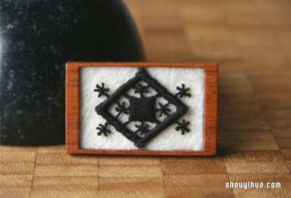 特色刺繡小飾品 將手工刺繡與小木塊結(jié)合 -  rpnrmr.com