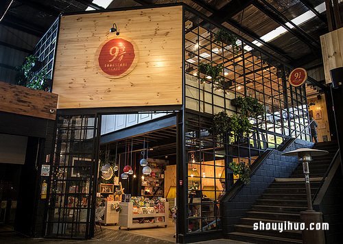 奇幻風味復合式書店 靜謐有活力的購書空間 -  rpnrmr.com