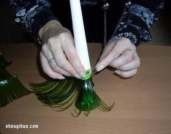 雪碧瓶子制作圣誕樹的方法圖解教程 -  rpnrmr.com