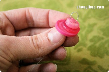 漂亮紐扣手捧花DIY制作方法圖解教程 -  rpnrmr.com