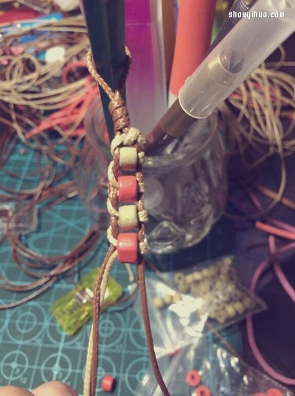 糖果色串珠手鏈的編法DIY圖解教程 -  rpnrmr.com