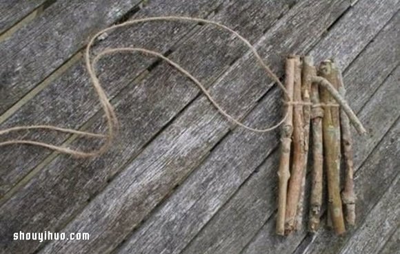 利用枯枝DIY制作田園風(fēng)花瓶的方法圖解 -  rpnrmr.com