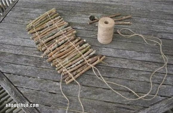 利用枯枝DIY制作田園風(fēng)花瓶的方法圖解 -  rpnrmr.com