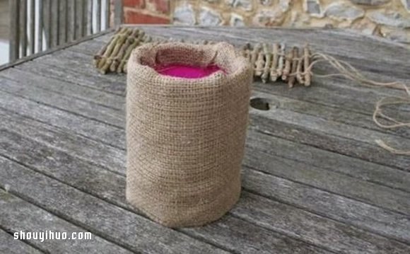 利用枯枝DIY制作田園風(fēng)花瓶的方法圖解 -  rpnrmr.com
