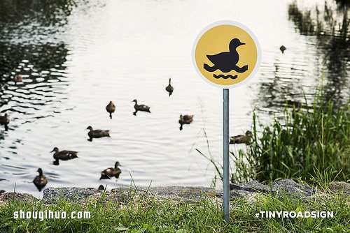 立陶宛為了動物居民打造的溫暖迷你路標(biāo) -  rpnrmr.com