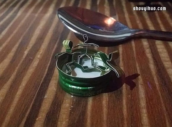 鐵鋁瓶蓋廢物利用DIY制作告白小手工藝品 -  rpnrmr.com