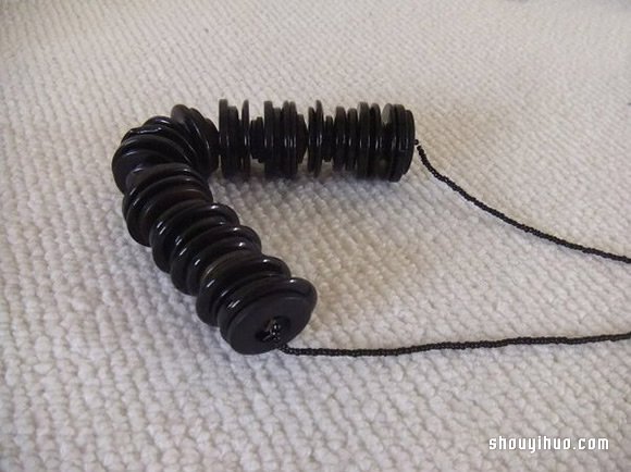 紐扣小手工 DIY制作小朋友喜歡的手鐲項鏈 -  rpnrmr.com