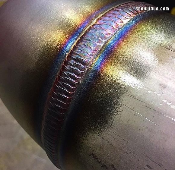 利用焊接工藝在金屬管上燒出一圈魔幻彩虹 -  rpnrmr.com