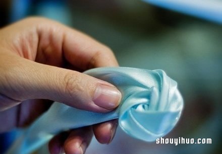 絲帶手捧花DIY教程 絲帶手捧花制作圖解 -  rpnrmr.com