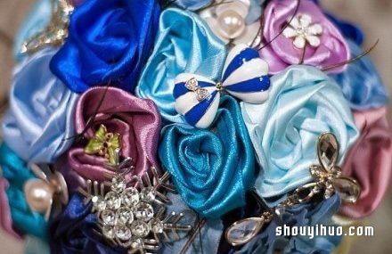 絲帶手捧花DIY教程 絲帶手捧花制作圖解 -  rpnrmr.com