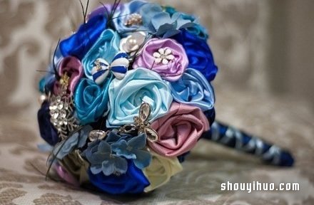 絲帶手捧花DIY教程 絲帶手捧花制作圖解 -  rpnrmr.com