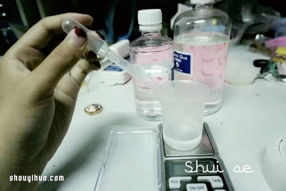 自制漂亮的水晶滴膠手鐲的過程步驟圖解 -  rpnrmr.com
