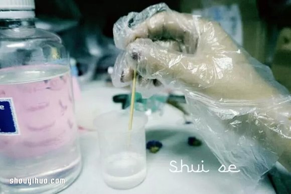 自制漂亮的水晶滴膠手鐲的過程步驟圖解 -  rpnrmr.com