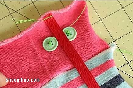 舊襪子做玩偶 親手給孩子DIY可愛的小蛇玩具 -  rpnrmr.com