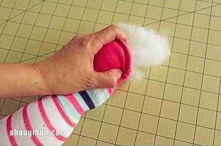 舊襪子做玩偶 親手給孩子DIY可愛的小蛇玩具 -  rpnrmr.com