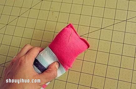 舊襪子做玩偶 親手給孩子DIY可愛的小蛇玩具 -  rpnrmr.com