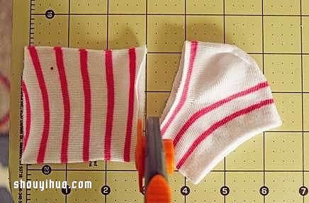 舊襪子做玩偶 親手給孩子DIY可愛的小蛇玩具 -  rpnrmr.com