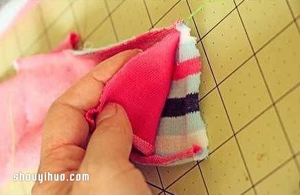 舊襪子做玩偶 親手給孩子DIY可愛的小蛇玩具 -  rpnrmr.com