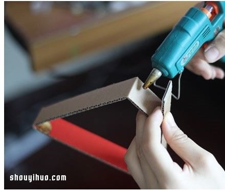 快遞盒廢物利用DIY制作浪漫六角燈的圖解教程 -  rpnrmr.com