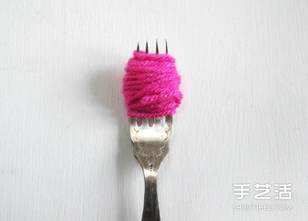 毛線球冰箱貼手工制作 簡單冰箱貼手工DIY教程 -  rpnrmr.com