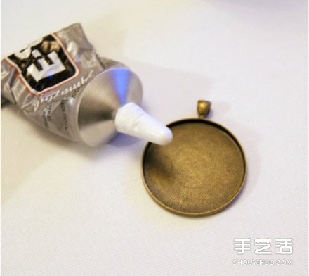 水晶滴膠項鏈制作方法 滴膠項鏈手工DIY教程 -  rpnrmr.com