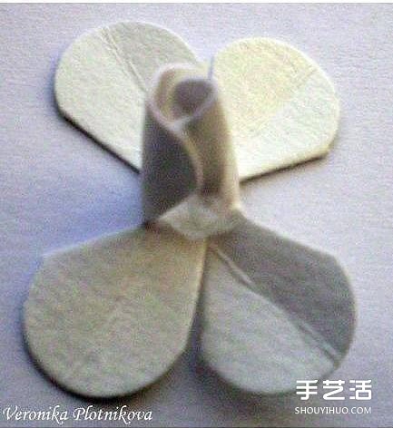 硬紙片折紙玫瑰花的方法 玫瑰花的折法步驟圖 -  rpnrmr.com