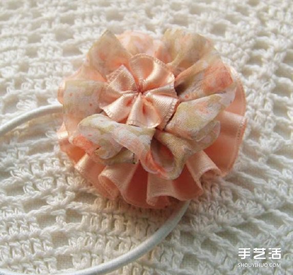 綢帶頭花發(fā)繩手工制作 漂亮發(fā)繩DIY圖解教程 -  rpnrmr.com