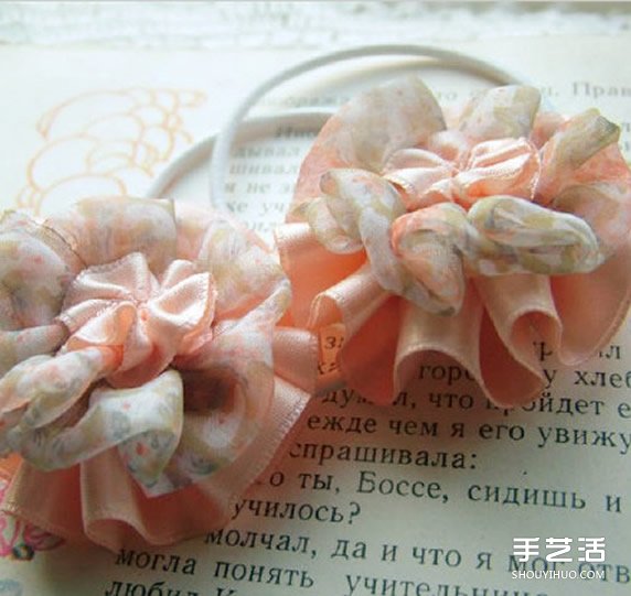 綢帶頭花發(fā)繩手工制作 漂亮發(fā)繩DIY圖解教程 -  rpnrmr.com
