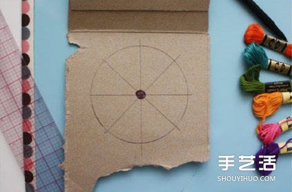 利用紙板編出漂亮手鏈?zhǔn)掷K的方法圖解教程 -  rpnrmr.com