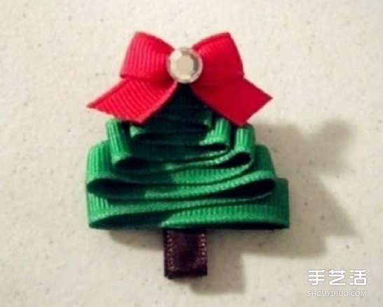 簡(jiǎn)單綢帶圣誕樹(shù)制作方法 圣誕樹(shù)DIY圖解教程 -  rpnrmr.com
