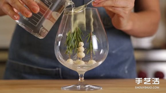 高腳玻璃杯DIY手工制作浪漫雪景造型杯的方法 -  rpnrmr.com