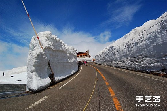 高達(dá)20米的雪墻 日本雪壁奇景震撼你的感官 -  rpnrmr.com