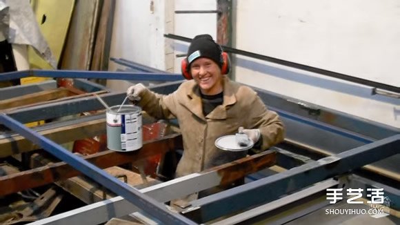 破卡車大改造！買不起房子就親手打造移動城堡 -  rpnrmr.com