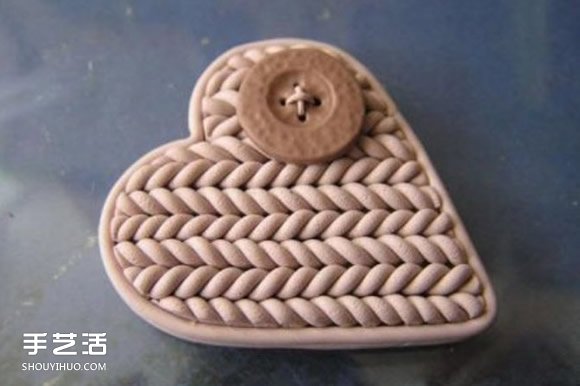 用軟陶或粘土DIY制作編織風(fēng)愛心胸針的方法 -  rpnrmr.com