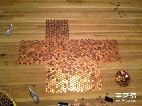 幾萬(wàn)個(gè)一分錢硬幣鋪成地板 金閃閃的好土豪啊 -  rpnrmr.com