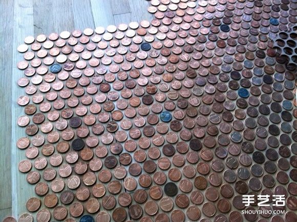 幾萬(wàn)個(gè)一分錢硬幣鋪成地板 金閃閃的好土豪啊 -  rpnrmr.com